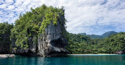 Cheap flights from London to Puerto Princesa (Palawan).
